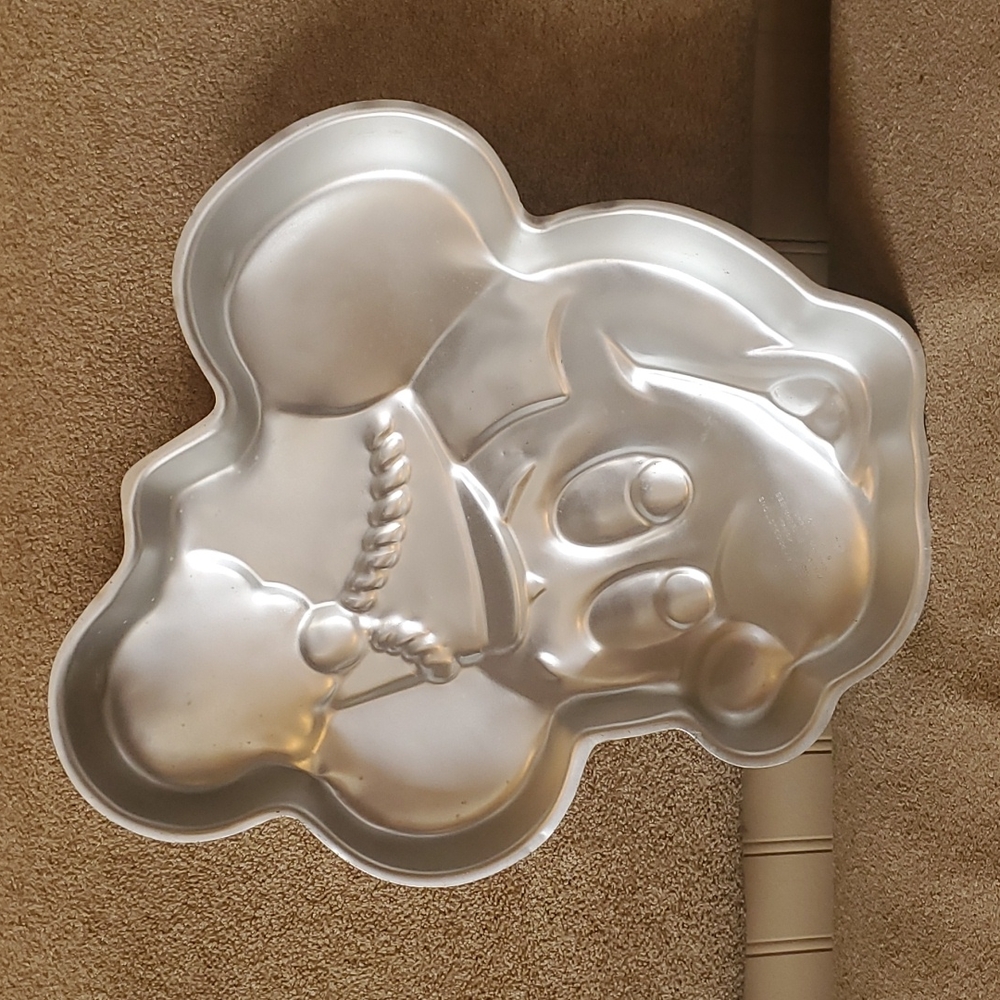 Vintage Wilton Mickey Mouse cake pan